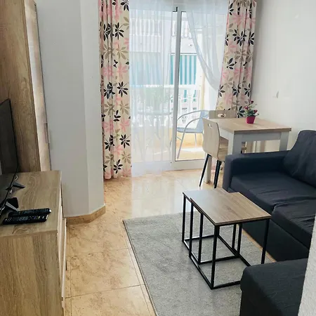 Bright And Sunny Apartment